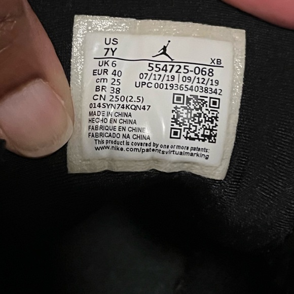 ⛹🏾‍♂️ VGUC Air Jordan 1 Mid GS Black Hyper Royal ‘19 - Size 7Y - Picture 9 of 10